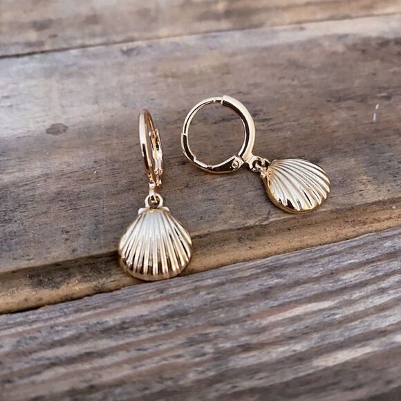 Rose Gold Sea Shell Charm Huggie Hoop Earrings Nautical Coastal Beach - Picture 1 of 3